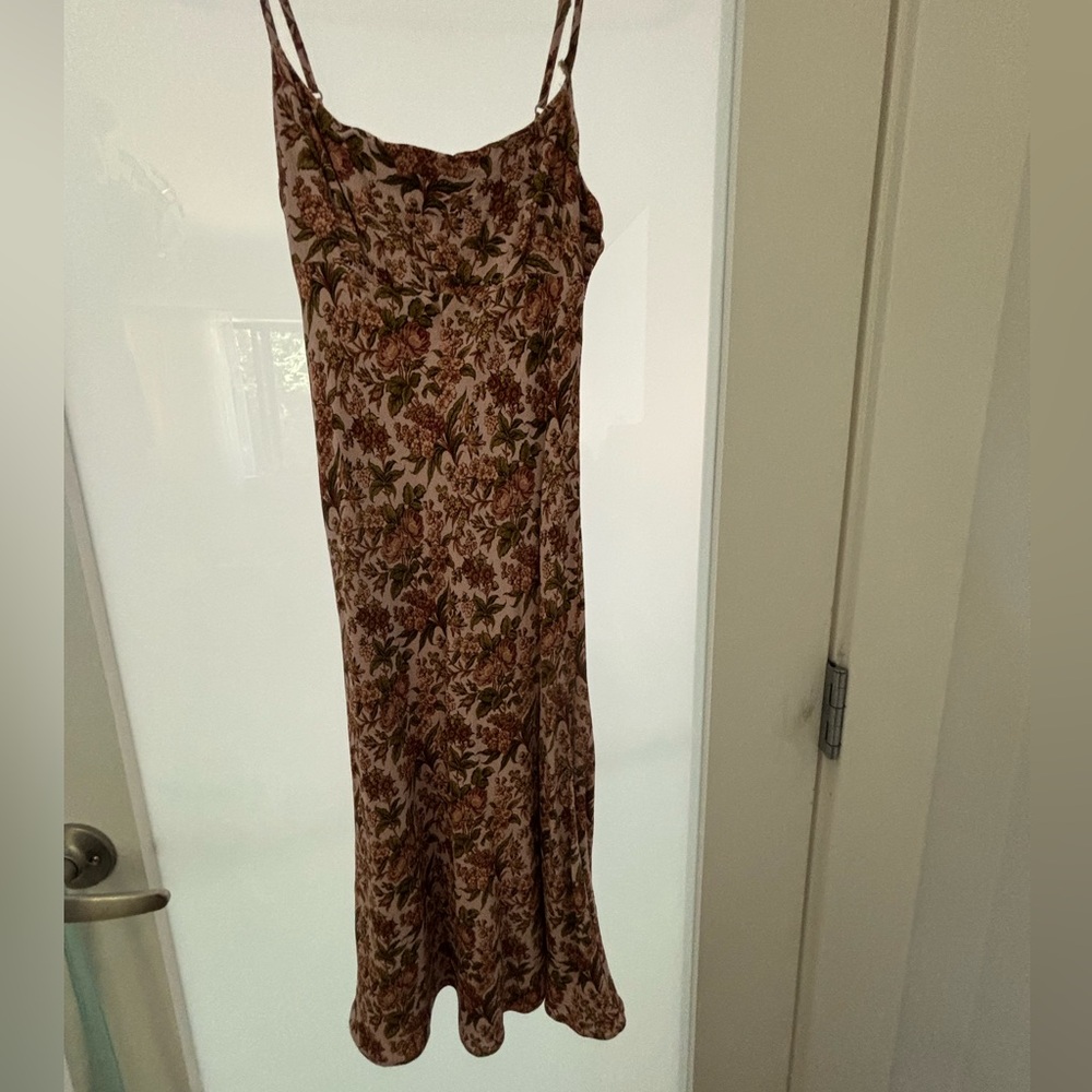 Sunday best 2XS floral knee length dusky pink dress